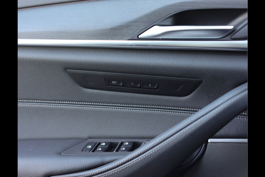 BMW 5 Serie Touring 530e xDrive *Pano*H/K*Laser*Trekhaak*
