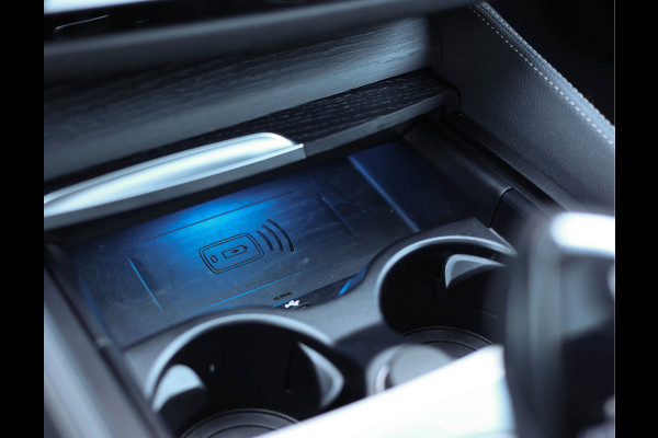 BMW 5 Serie Touring 530e xDrive *Pano*H/K*Laser*Trekhaak*