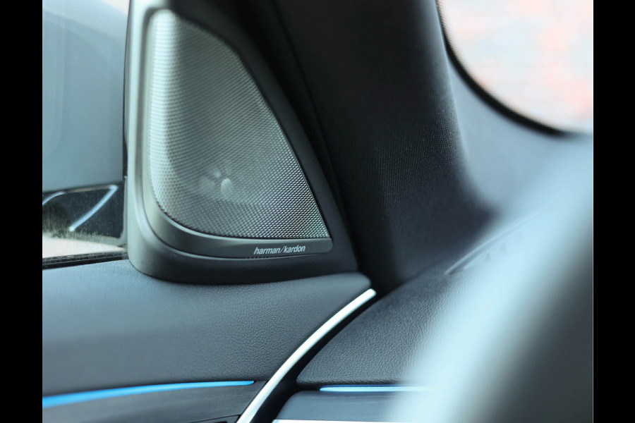 BMW 5 Serie Touring 530e xDrive *Pano*H/K*Laser*Trekhaak*