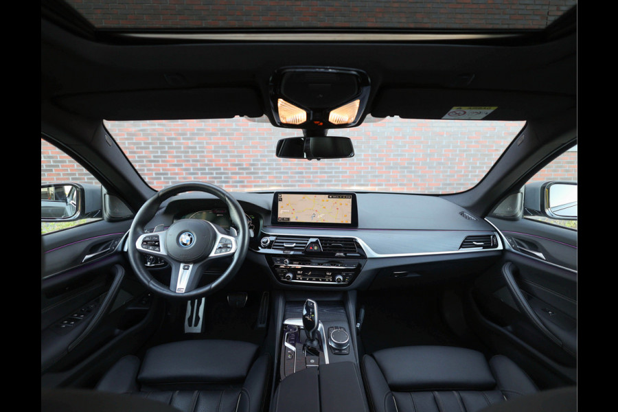 BMW 5 Serie Touring 530e xDrive *Pano*H/K*Laser*Trekhaak*