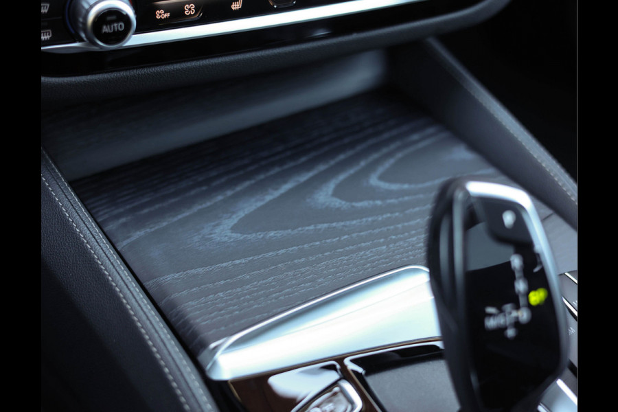BMW 5 Serie Touring 530e xDrive *Pano*H/K*Laser*Trekhaak*