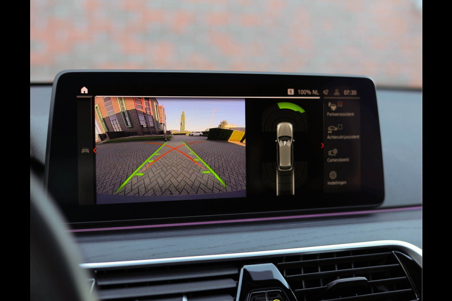 BMW 5 Serie Touring 530e xDrive *Pano*H/K*Laser*Trekhaak*