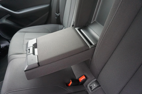 Audi A4 Avant 35 TFSI 150PK S-Tronic/Virtual Cockpit/Sportstoel /Dealeronderhouden