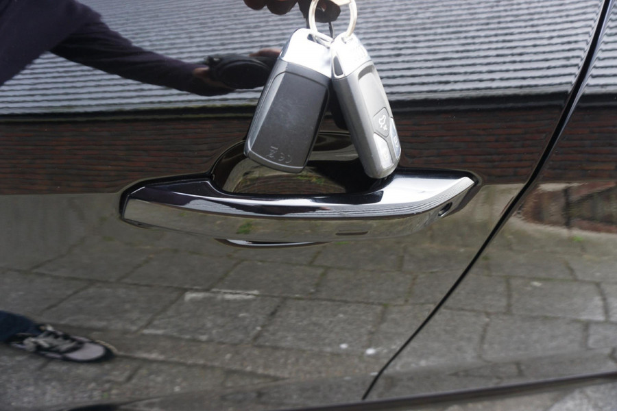 Audi A4 Avant 35 TFSI 150PK S-Tronic/Virtual Cockpit/Sportstoel /Dealeronderhouden