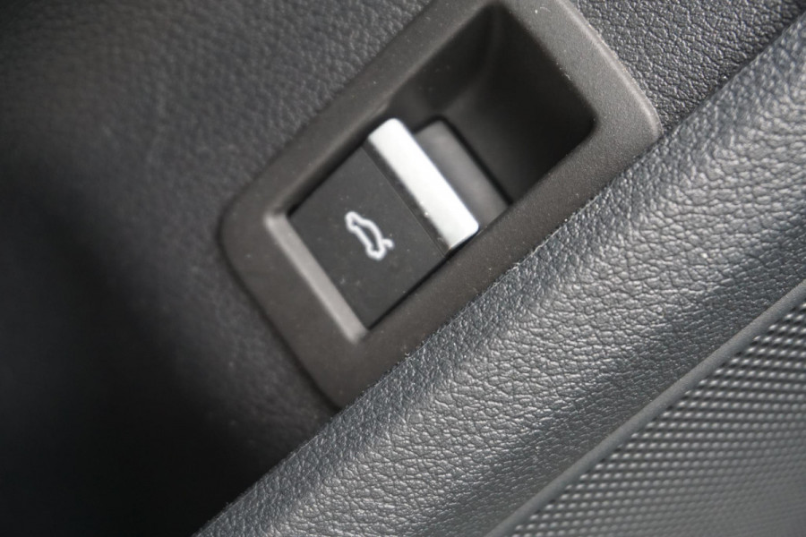 Audi A4 Avant 35 TFSI 150PK S-Tronic/Virtual Cockpit/Sportstoel /Dealeronderhouden