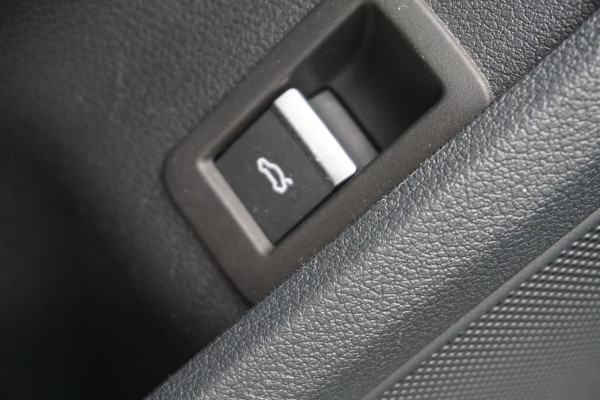 Audi A4 Avant 35 TFSI 150PK S-Tronic/Virtual Cockpit/Sportstoel /Dealeronderhouden