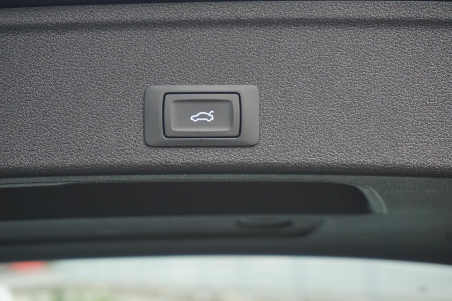 Audi A4 Avant 35 TFSI 150PK S-Tronic/Virtual Cockpit/Sportstoel /Dealeronderhouden