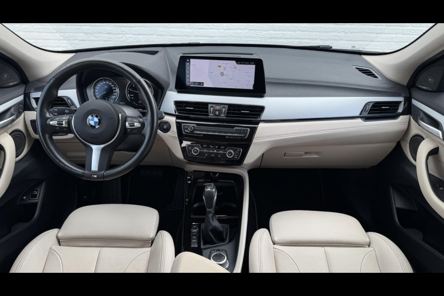 BMW X2 XDrive25e High Executive M-pakket Sfeer Harman/kardon Leder Carplay Head up Led