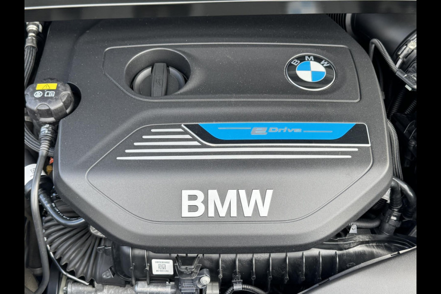 BMW X2 XDrive25e High Executive M-pakket Sfeer Harman/kardon Leder Carplay Head up Led