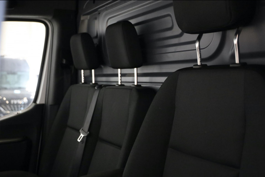 Mercedes-Benz Sprinter 314 CDI AUTOMAAT L2/H2 NAVI CAMERA MBUX CLIMA CRUISE CONTROL CAMERA LEASE V/A 127,- P.M.