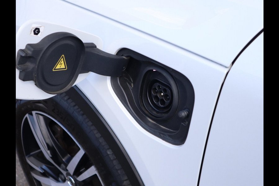 Volvo XC40 1.5 T5 Recharge R-Design | Harman/Kardon | Adaptive Cruise |