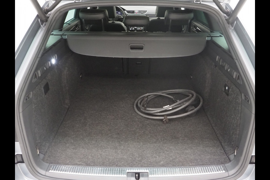 Škoda Superb Combi 1.4 TSI iV Laurin & Klement | Panoramadak | 360 | Premium Audio | Adaptive Cruise | Keyless | Virtual