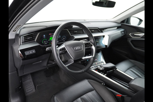 Audi e-tron ✅ 55 Quattro 95kWh 408PK AUT. Leder Luchtvering Audi-Sound-Sytem® Navi Park-assist PDC-a+v 19" LED Cruise Dab Virtual Cockpit Ke Elek.Achterklep Regen/Lichtsensor Bluetooth Wifi Grootste accu Fase 3 laden 1e Eigenaar Origineel Nederlandse Auto 1800KG trekvermogen