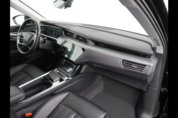Audi e-tron ✅ 55 Quattro 95kWh 408PK AUT. Leder Luchtvering Audi-Sound-Sytem® Navi Park-assist PDC-a+v 19" LED Cruise Dab Virtual Cockpit Ke Elek.Achterklep Regen/Lichtsensor Bluetooth Wifi Grootste accu Fase 3 laden 1e Eigenaar Origineel Nederlandse Auto 1800KG trekvermogen