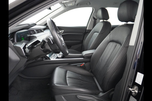 Audi e-tron ✅ 55 Quattro 95kWh 408PK AUT. Leder Luchtvering Audi-Sound-Sytem® Navi Park-assist PDC-a+v 19" LED Cruise Dab Virtual Cockpit Ke Elek.Achterklep Regen/Lichtsensor Bluetooth Wifi Grootste accu Fase 3 laden 1e Eigenaar Origineel Nederlandse Auto 1800KG trekvermogen