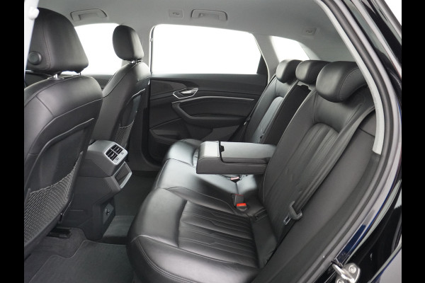 Audi e-tron ✅ 55 Quattro 95kWh 408PK AUT. Leder Luchtvering Audi-Sound-Sytem® Navi Park-assist PDC-a+v 19" LED Cruise Dab Virtual Cockpit Ke Elek.Achterklep Regen/Lichtsensor Bluetooth Wifi Grootste accu Fase 3 laden 1e Eigenaar Origineel Nederlandse Auto 1800KG trekvermogen