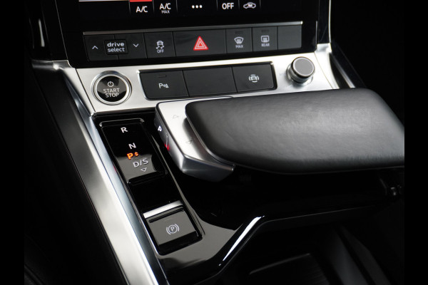 Audi e-tron ✅ 55 Quattro 95kWh 408PK AUT. Leder Luchtvering Audi-Sound-Sytem® Navi Park-assist PDC-a+v 19" LED Cruise Dab Virtual Cockpit Ke Elek.Achterklep Regen/Lichtsensor Bluetooth Wifi Grootste accu Fase 3 laden 1e Eigenaar Origineel Nederlandse Auto 1800KG trekvermogen