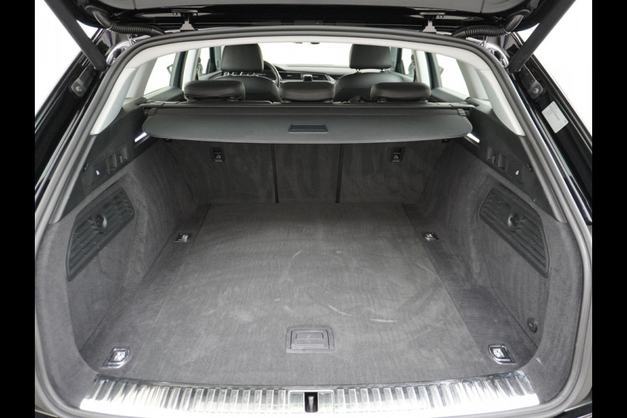 Audi e-tron ✅ 55 Quattro 95kWh 408PK AUT. Leder Luchtvering Audi-Sound-Sytem® Navi Park-assist PDC-a+v 19" LED Cruise Dab Virtual Cockpit Ke Elek.Achterklep Regen/Lichtsensor Bluetooth Wifi Grootste accu Fase 3 laden 1e Eigenaar Origineel Nederlandse Auto 1800KG trekvermogen