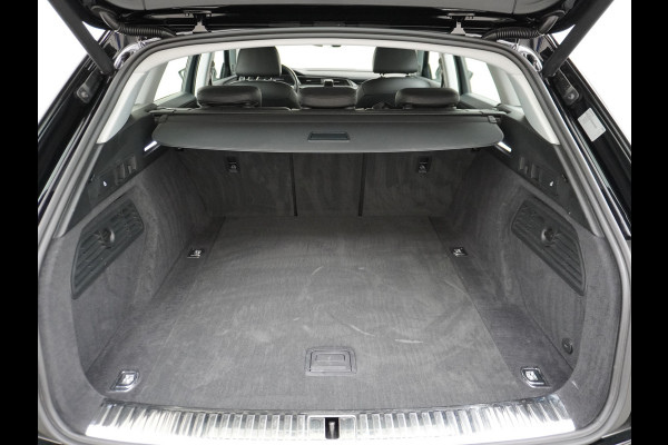 Audi e-tron ✅ 55 Quattro 95kWh 408PK AUT. Leder Luchtvering Audi-Sound-Sytem® Navi Park-assist PDC-a+v 19" LED Cruise Dab Virtual Cockpit Ke Elek.Achterklep Regen/Lichtsensor Bluetooth Wifi Grootste accu Fase 3 laden 1e Eigenaar Origineel Nederlandse Auto 1800KG trekvermogen