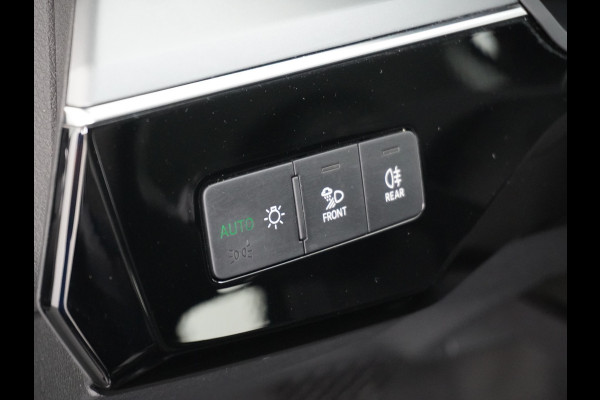 Audi e-tron ✅ 55 Quattro 95kWh 408PK AUT. Leder Luchtvering Audi-Sound-Sytem® Navi Park-assist PDC-a+v 19" LED Cruise Dab Virtual Cockpit Ke Elek.Achterklep Regen/Lichtsensor Bluetooth Wifi Grootste accu Fase 3 laden 1e Eigenaar Origineel Nederlandse Auto 1800KG trekvermogen