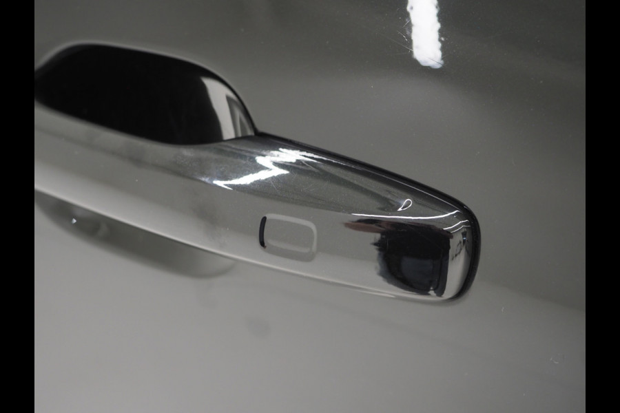 Volvo XC60 2.0 Recharge T8 AWD Inscription | Panoramadak | Pilot Assist | Keyless | Adaptive Cruise | Camera