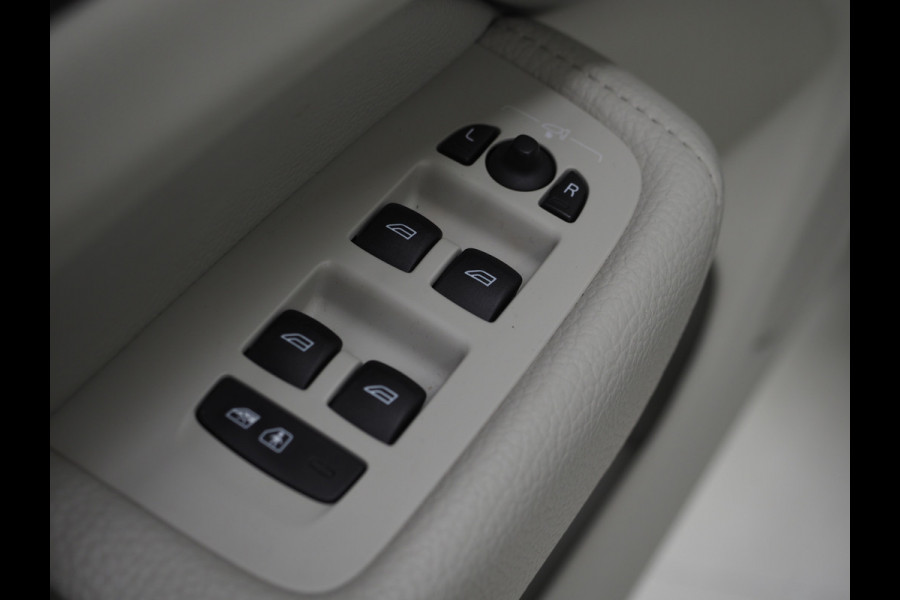 Volvo XC60 2.0 Recharge T8 AWD Inscription | Panoramadak | Pilot Assist | Keyless | Adaptive Cruise | Camera
