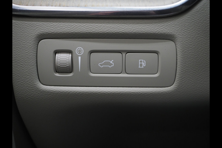 Volvo XC60 2.0 Recharge T8 AWD Inscription | Panoramadak | Pilot Assist | Keyless | Adaptive Cruise | Camera