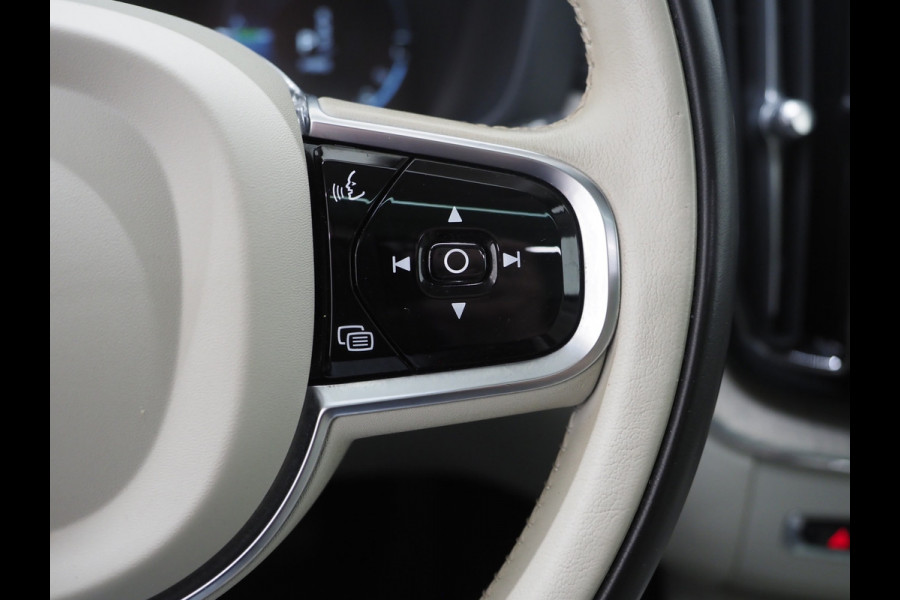 Volvo XC60 2.0 Recharge T8 AWD Inscription | Panoramadak | Pilot Assist | Keyless | Adaptive Cruise | Camera