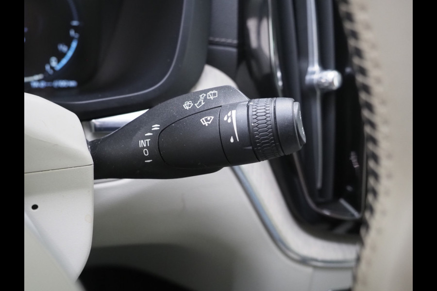 Volvo XC60 2.0 Recharge T8 AWD Inscription | Panoramadak | Pilot Assist | Keyless | Adaptive Cruise | Camera