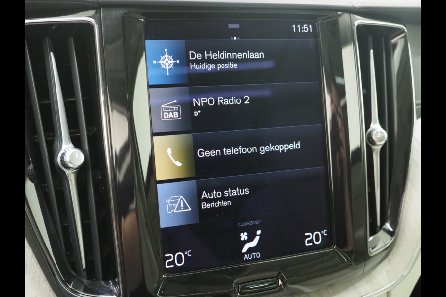 Volvo XC60 2.0 Recharge T8 AWD Inscription | Panoramadak | Pilot Assist | Keyless | Adaptive Cruise | Camera