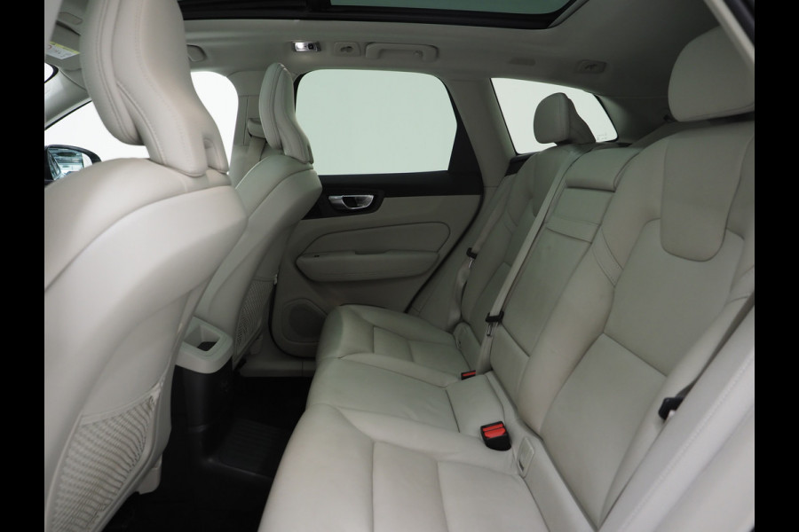 Volvo XC60 2.0 Recharge T8 AWD Inscription | Panoramadak | Pilot Assist | Keyless | Adaptive Cruise | Camera