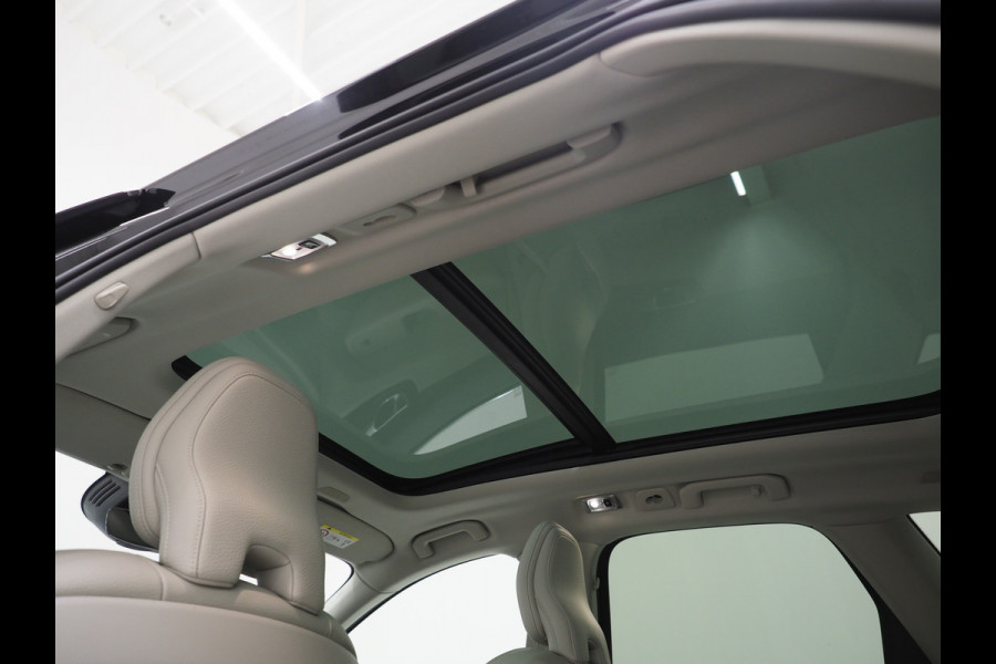 Volvo XC60 2.0 Recharge T8 AWD Inscription | Panoramadak | Pilot Assist | Keyless | Adaptive Cruise | Camera