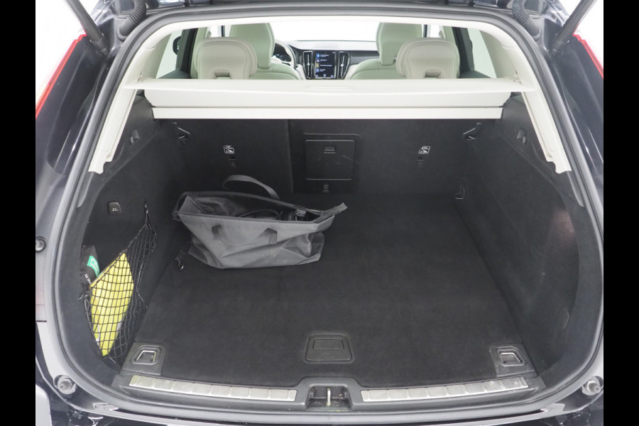 Volvo XC60 2.0 Recharge T8 AWD Inscription | Panoramadak | Pilot Assist | Keyless | Adaptive Cruise | Camera