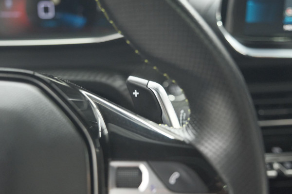 Peugeot 208 PureTech 130 GT-Line EAT8 | Camera | Panoramadak | Adaptieve Cruise Control