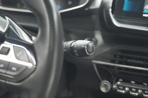 Peugeot 208 PureTech 130 GT-Line EAT8 | Camera | Panoramadak | Adaptieve Cruise Control