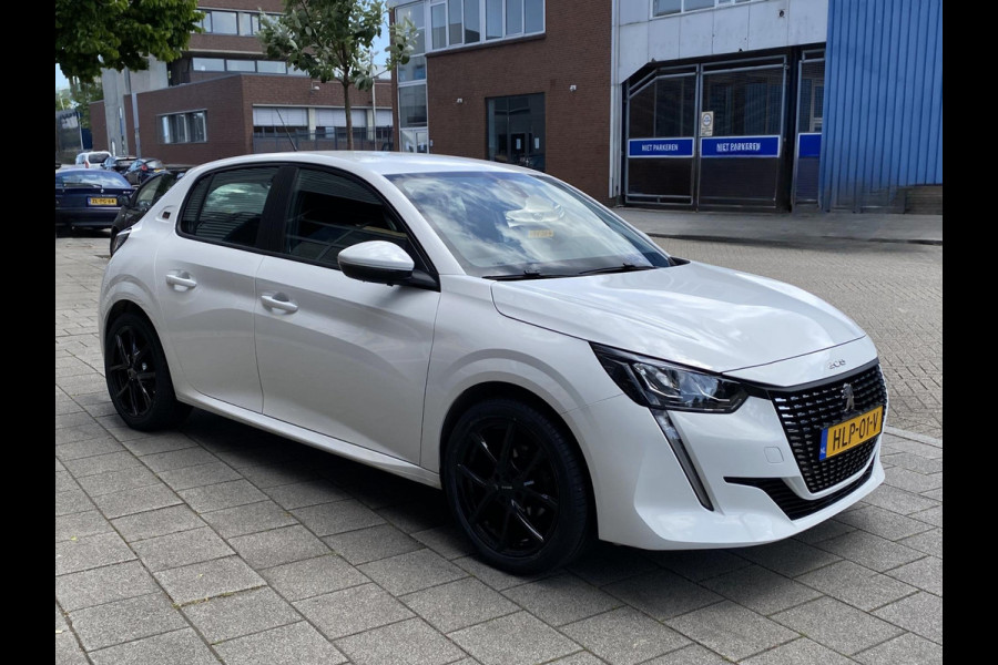 Peugeot 208 1.2 PureTech OUTLAW Edition - Apple CarPlay / Navigatie I Airco I LED I PDC I 68.000 KM -Dealer onderhouden