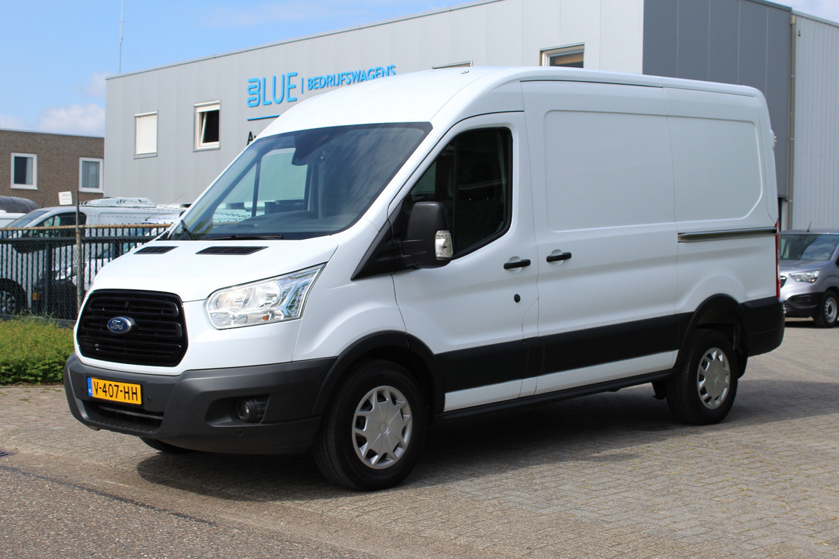 Ford Transit 350 2.0 TDCI 170PK Euro6 4x4 L2H2 Trend Plus AWD ✓ 4WD ✓ Dealer onderhouden ✓ 2x schuifdeur Ford Transit 350 2.0 TDCI 170PK Euro6 4x4 L2H2 Trend Plus AWD ✓ 4WD ✓ Dealer onderhouden ✓ 2x schuifdeur