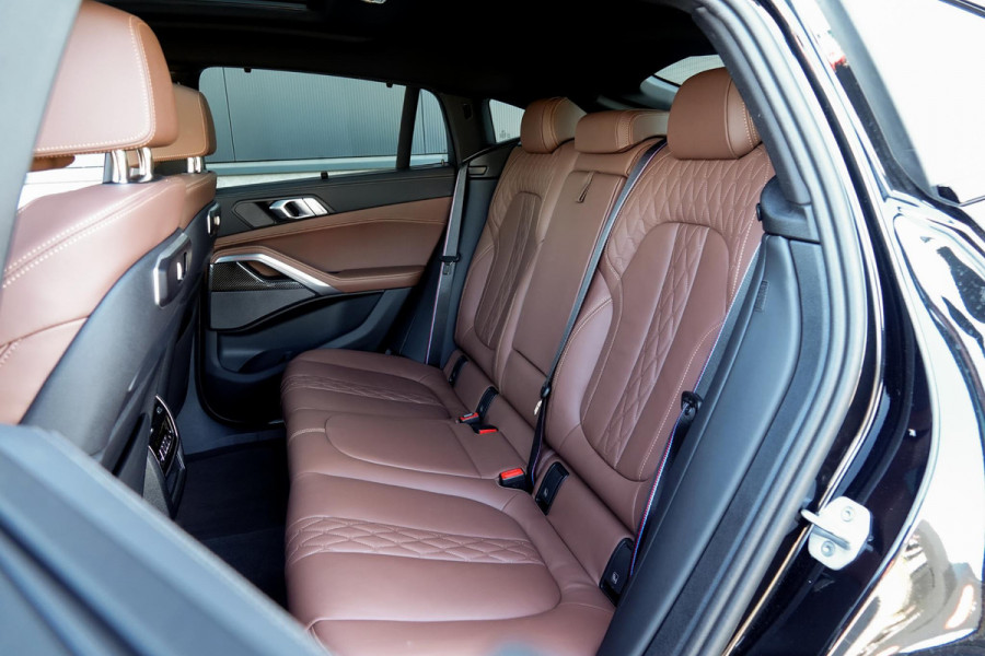 BMW X6 xDrive30d *M-Sport Pro / Luchtvering / Harman-Kardon / Stoelventilatie & -massage / Panorama Sky Lounge*