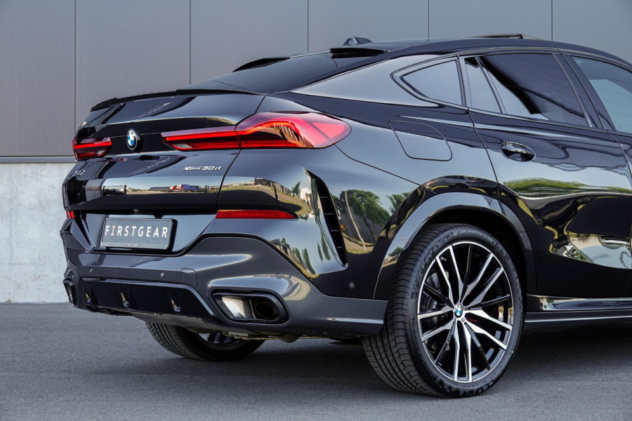 BMW X6 xDrive30d *M-Sport Pro / Luchtvering / Harman-Kardon / Stoelventilatie & -massage / Panorama Sky Lounge*