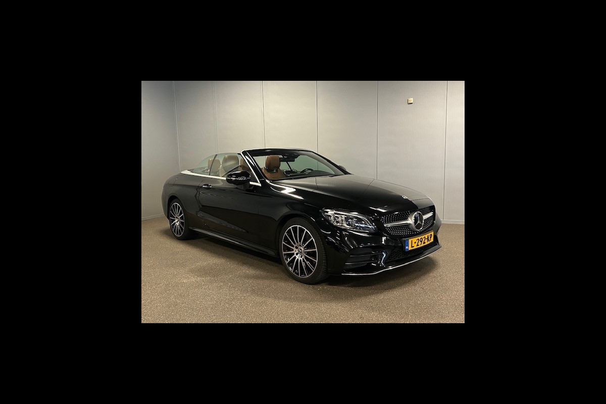 Mercedes-Benz C-Klasse Cabrio 300D AMG STYLING-LUCHTVERING-AIRSCARF-HEAD UP-SOUND-TREKHAAK-ZEER COMPL. Mercedes-Benz C-Klasse Cabrio 300D AMG STYLING-LUCHTVERING-AIRSCARF-HEAD UP-SOUND-TREKHAAK-ZEER COMPL.