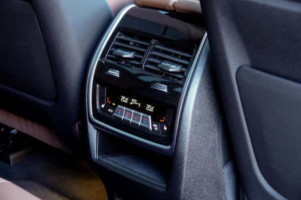 BMW X6 xDrive30d *M-Sport Pro / Luchtvering / Harman-Kardon / Stoelventilatie & -massage / Panorama Sky Lounge*