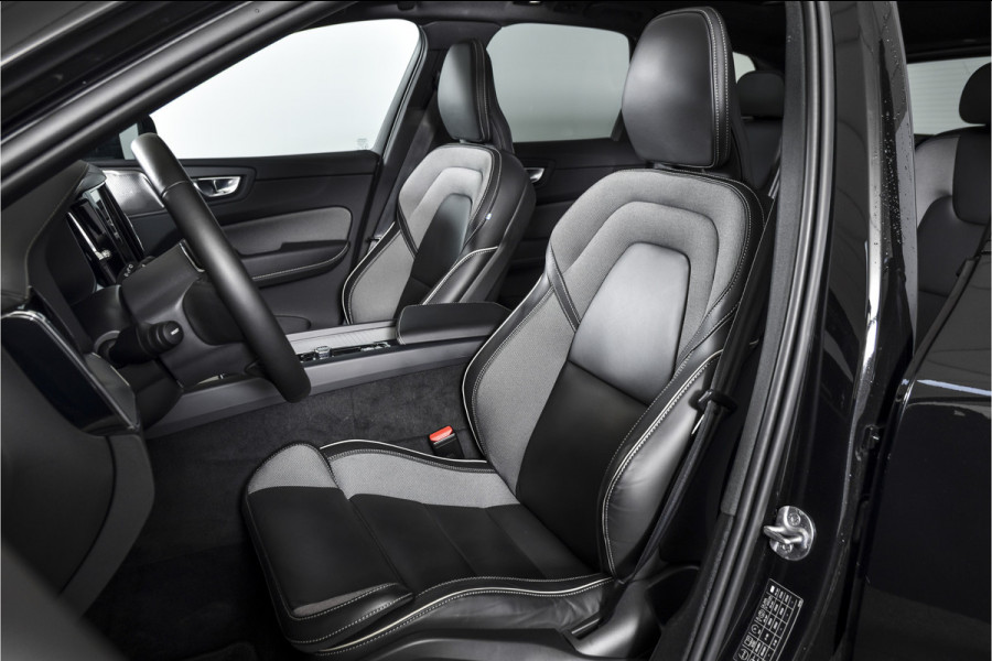 Volvo XC60 2.0 T6 Plug-in hybrid AWD Ultra Black Edition | S/K-Panodak | Elek. Trekhaak | Alarmklasse 3 | Dig. Cockpit | Adapt. Cruise | Memory Stoelen | Elek. Klep | Stoel-+stuurverw. | Camera | NAV+App. Connect | ECC | LM 21" | 0210