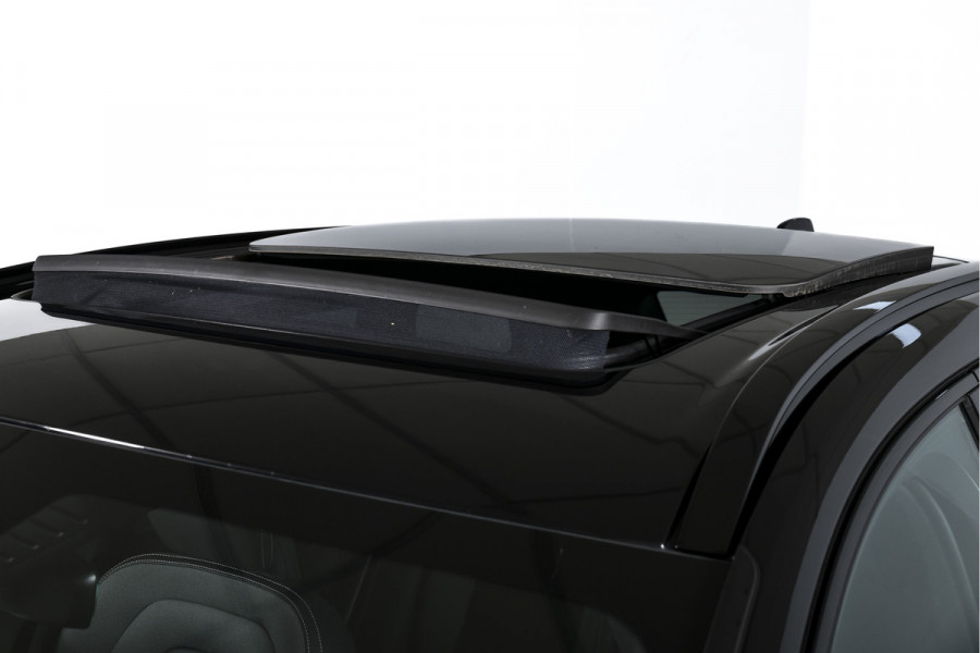 Volvo XC60 2.0 T6 Plug-in hybrid AWD Ultra Black Edition | S/K-Panodak | Elek. Trekhaak | Alarmklasse 3 | Dig. Cockpit | Adapt. Cruise | Memory Stoelen | Elek. Klep | Stoel-+stuurverw. | Camera | NAV+App. Connect | ECC | LM 21" | 0210