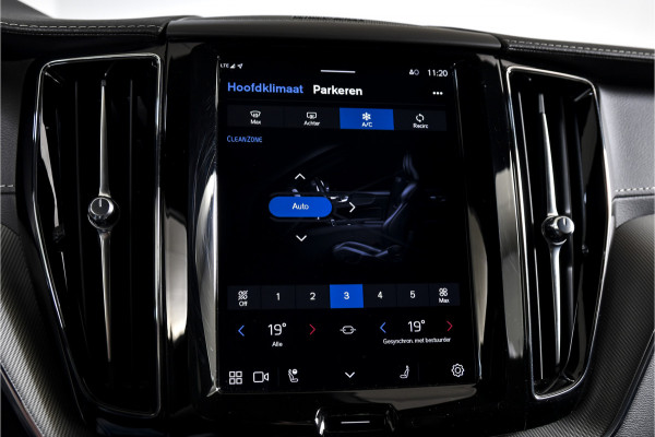 Volvo XC60 2.0 T6 Plug-in hybrid AWD Ultra Black Edition | S/K-Panodak | Elek. Trekhaak | Alarmklasse 3 | Dig. Cockpit | Adapt. Cruise | Memory Stoelen | Elek. Klep | Stoel-+stuurverw. | Camera | NAV+App. Connect | ECC | LM 21" | 0210