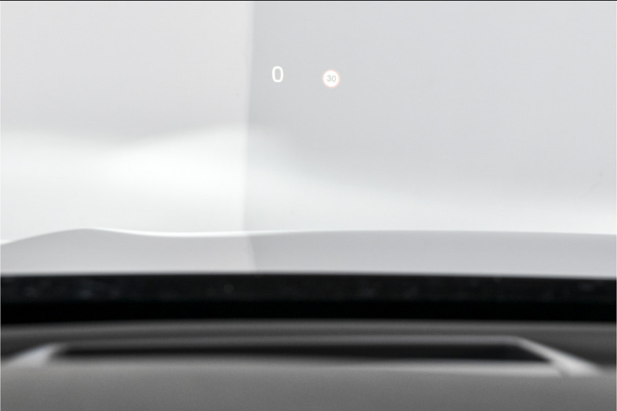 Volvo XC60 2.0 T6 Plug-in hybrid AWD Ultra Black Edition | S/K-Panodak | Elek. Trekhaak | Alarmklasse 3 | Dig. Cockpit | Adapt. Cruise | Memory Stoelen | Elek. Klep | Stoel-+stuurverw. | Camera | NAV+App. Connect | ECC | LM 21" | 0210