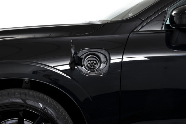 Volvo XC60 2.0 T6 Plug-in hybrid AWD Ultra Black Edition | S/K-Panodak | Elek. Trekhaak | Alarmklasse 3 | Dig. Cockpit | Adapt. Cruise | Memory Stoelen | Elek. Klep | Stoel-+stuurverw. | Camera | NAV+App. Connect | ECC | LM 21" | 0210