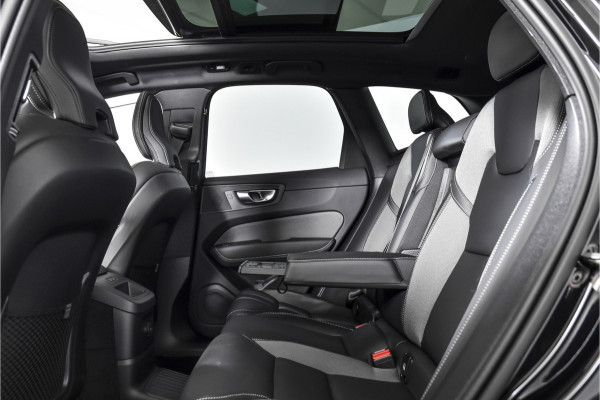 Volvo XC60 2.0 T6 Plug-in hybrid AWD Ultra Black Edition | S/K-Panodak | Elek. Trekhaak | Alarmklasse 3 | Dig. Cockpit | Adapt. Cruise | Memory Stoelen | Elek. Klep | Stoel-+stuurverw. | Camera | NAV+App. Connect | ECC | LM 21" | 0210