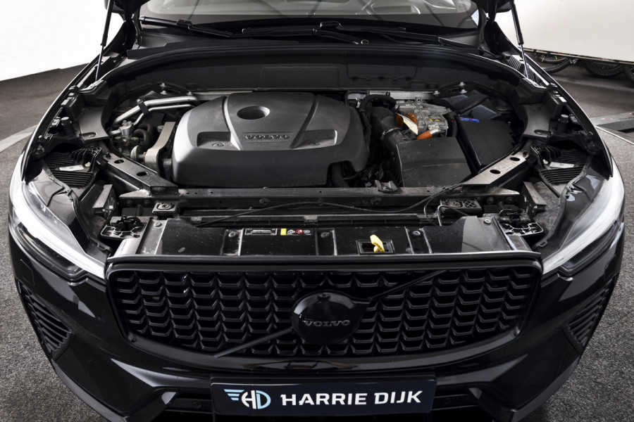 Volvo XC60 2.0 T6 Plug-in hybrid AWD Ultra Black Edition | S/K-Panodak | Elek. Trekhaak | Alarmklasse 3 | Dig. Cockpit | Adapt. Cruise | Memory Stoelen | Elek. Klep | Stoel-+stuurverw. | Camera | NAV+App. Connect | ECC | LM 21" | 0210