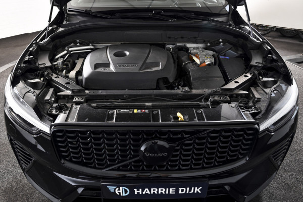 Volvo XC60 2.0 T6 Plug-in hybrid AWD Ultra Black Edition | S/K-Panodak | Elek. Trekhaak | Alarmklasse 3 | Dig. Cockpit | Adapt. Cruise | Memory Stoelen | Elek. Klep | Stoel-+stuurverw. | Camera | NAV+App. Connect | ECC | LM 21" | 0210