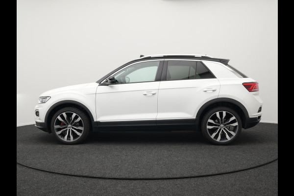 Volkswagen T-Roc 2.0 TSI 4Motion Sport 190pk DSG | Panodak | Adaptive Cruise | Camera | LED Koplampen | Navi | Stuur\Stoelverwaming | Spraakbediening |